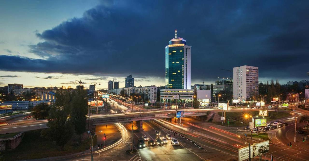 Уютная Vip Студия В Центре Метро Политех Охматдет Паркинг Kiev Exterior foto